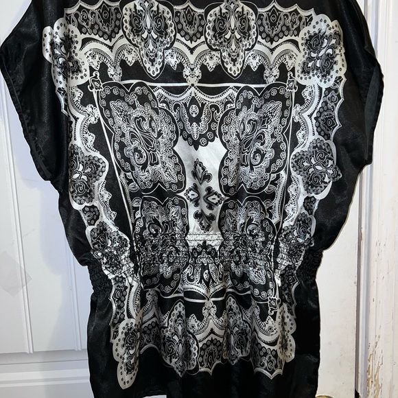 Speechless Satin bandana style peplum top - Picture 4 of 7